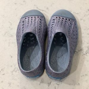 Native sparkle shoes toddler size 8. Used.